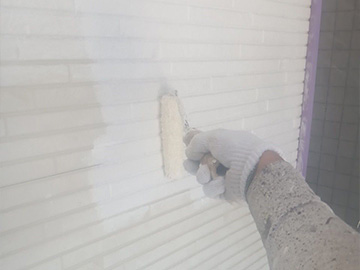 外壁：下塗り