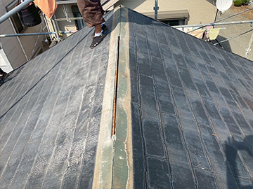 屋根：棟板金撤去