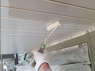 軒天井：下塗り