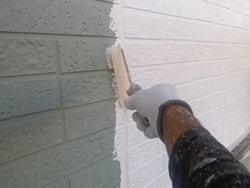 外壁：下塗り