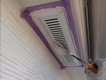 軒通気口：上塗り2回目