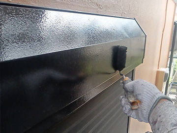 シャッターボックス：上塗り